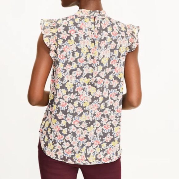 NWT LOFT Floral Smocked Ruffle Trim Top Size XS - Picture 6 of 13